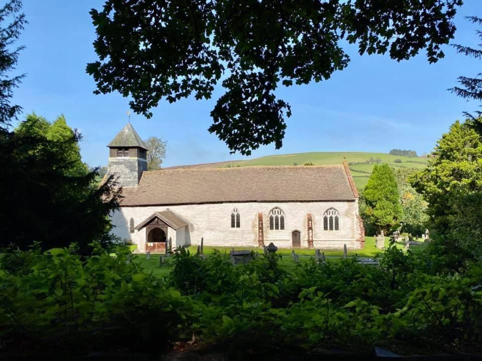 Nant-Y-Glyn Villa Llandrindod Wells Exteriör bild